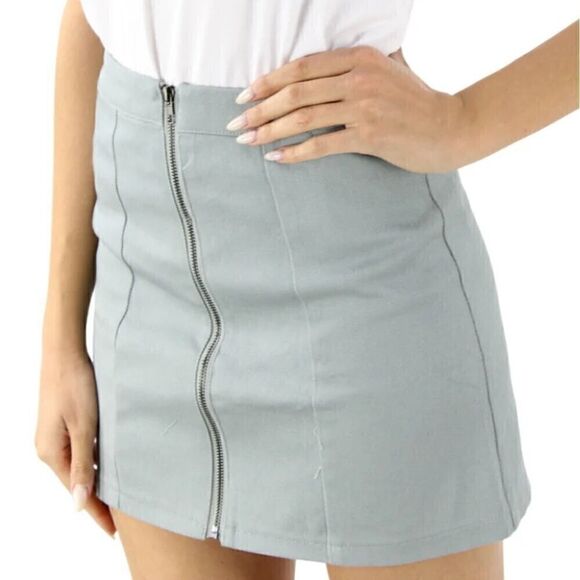 FOREVER 21 Front Zipper Mini Skirt Green Sage Size Small - Picture 1 of 6
